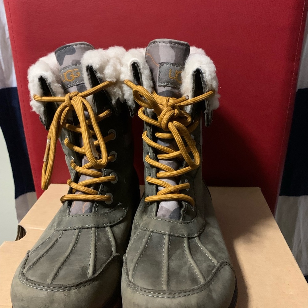 Big Kids UGG Boots  All Weather Sheepskin lining